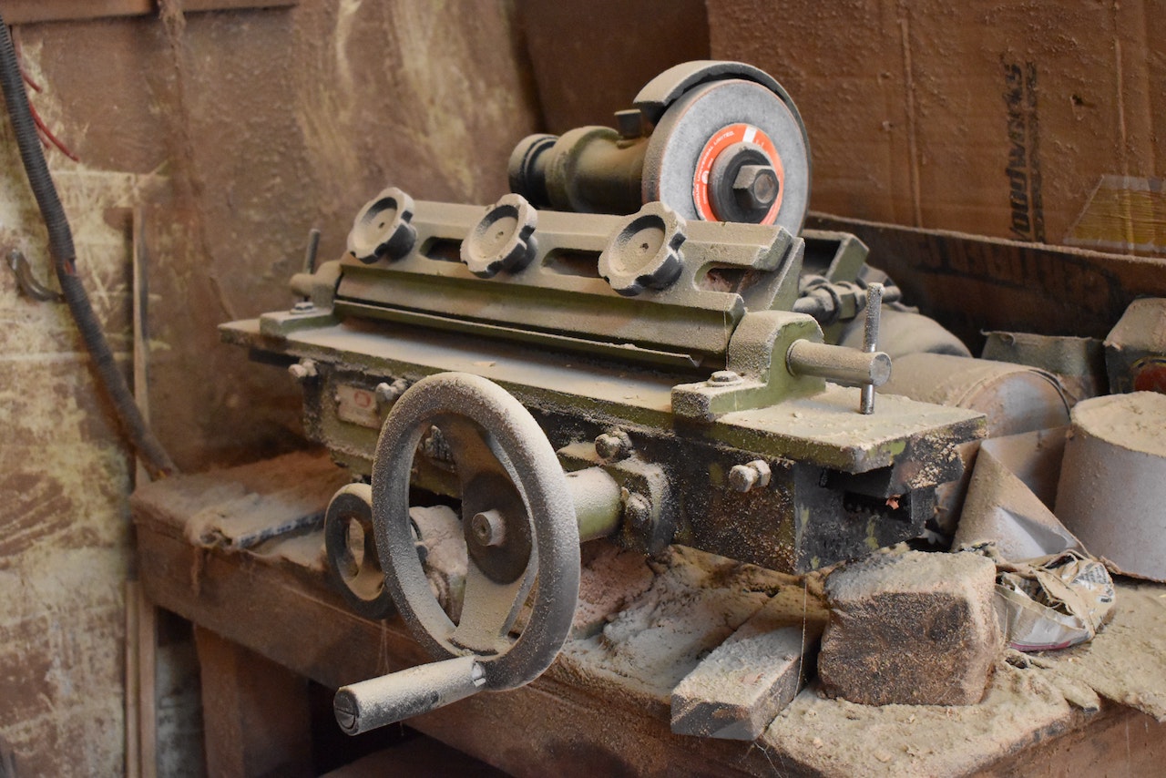 Workplace Safety Tips Photo of lathe illustrating workplace safety tips