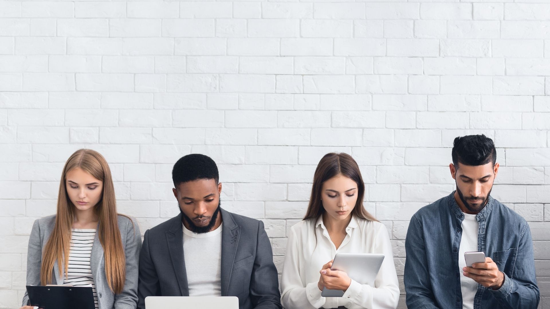 Should You Interview if You Aren't Looking Should You Interview if You Aren't Looking